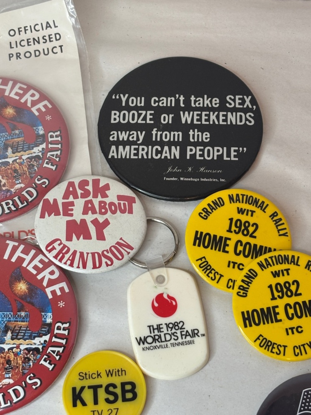 Vintage Collection Memorabilia Buttons and Patches - Picture 3 of 8